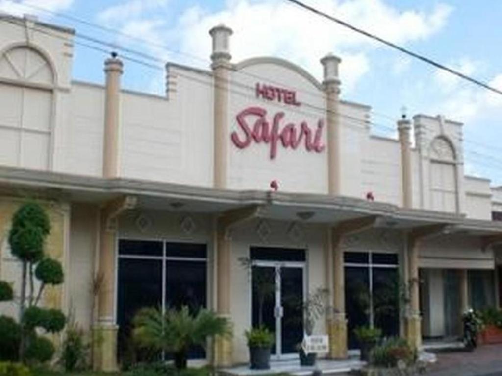Hotel Safari Jember Exterior photo
